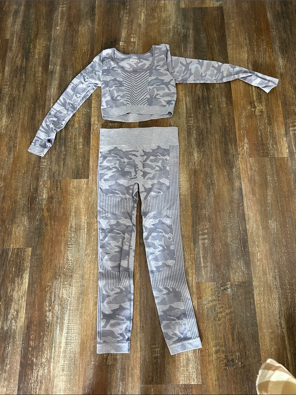 Seamless Gray Camouflage Long Sleeve Crop Top & Legging Set